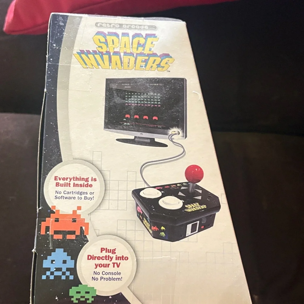 Space Invaders TV Game - Black and Red